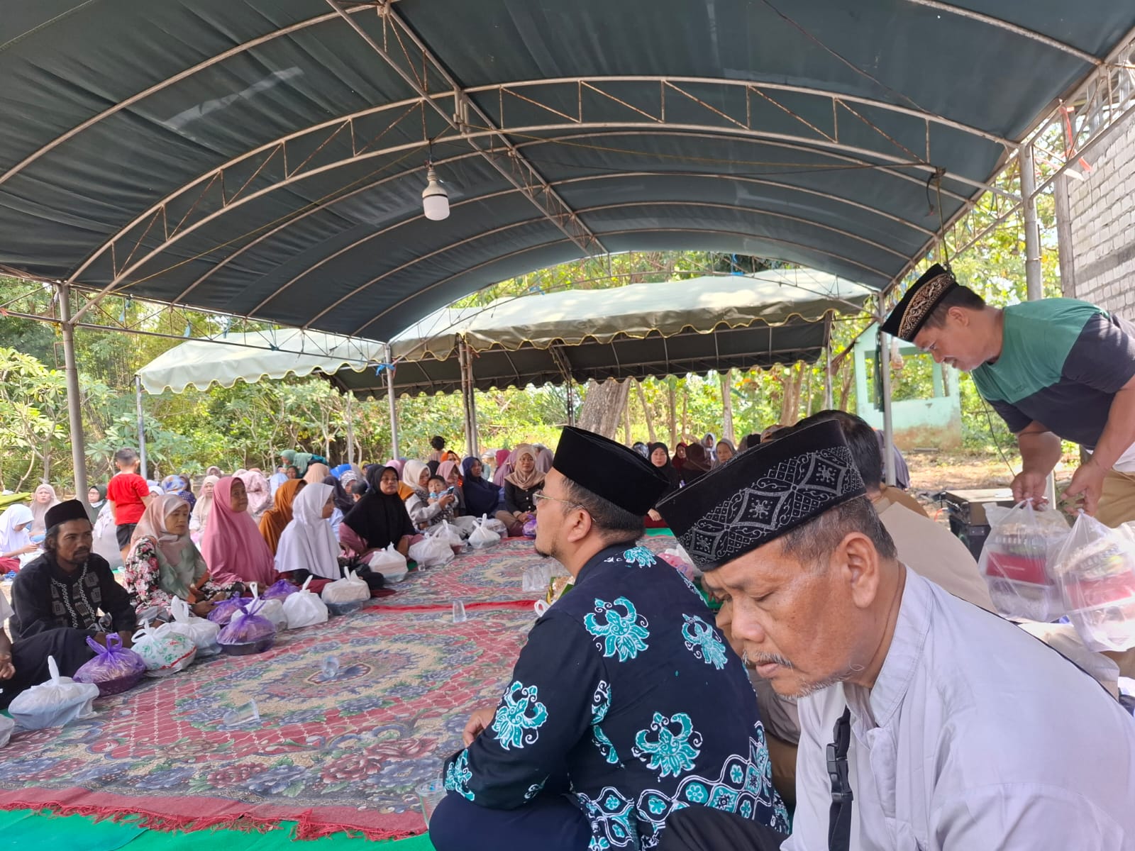 Lestarikan Tradisi Leluhur, Warga Mondokan Tuban Gelar Sedekah Bumi di Makam Barat Kedaton